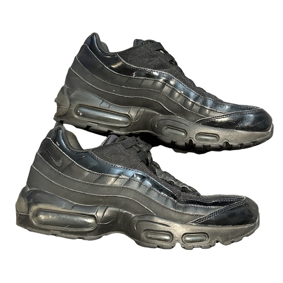 NIKE AIR MAX 95 women's essential "triple black" sneakers, pre-loved, size 9.5. - Picture 5 of 9